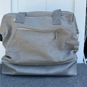 Gently used, like new, BEIS Weekender bag